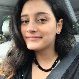 Meet your Posher, Daniella